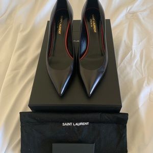 Kitten heel YSL pump